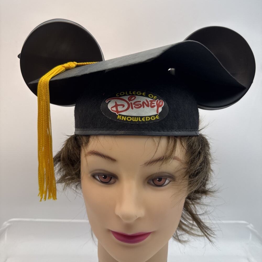 Disney Mickey Grad Ears w/pin Disney College of Knowledge Black w/Tassel VTG